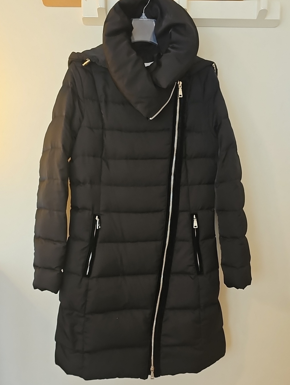 T Tahari Women's XS Black Quilted Asymmetric Down Puffer Coat with Funnel Collar
